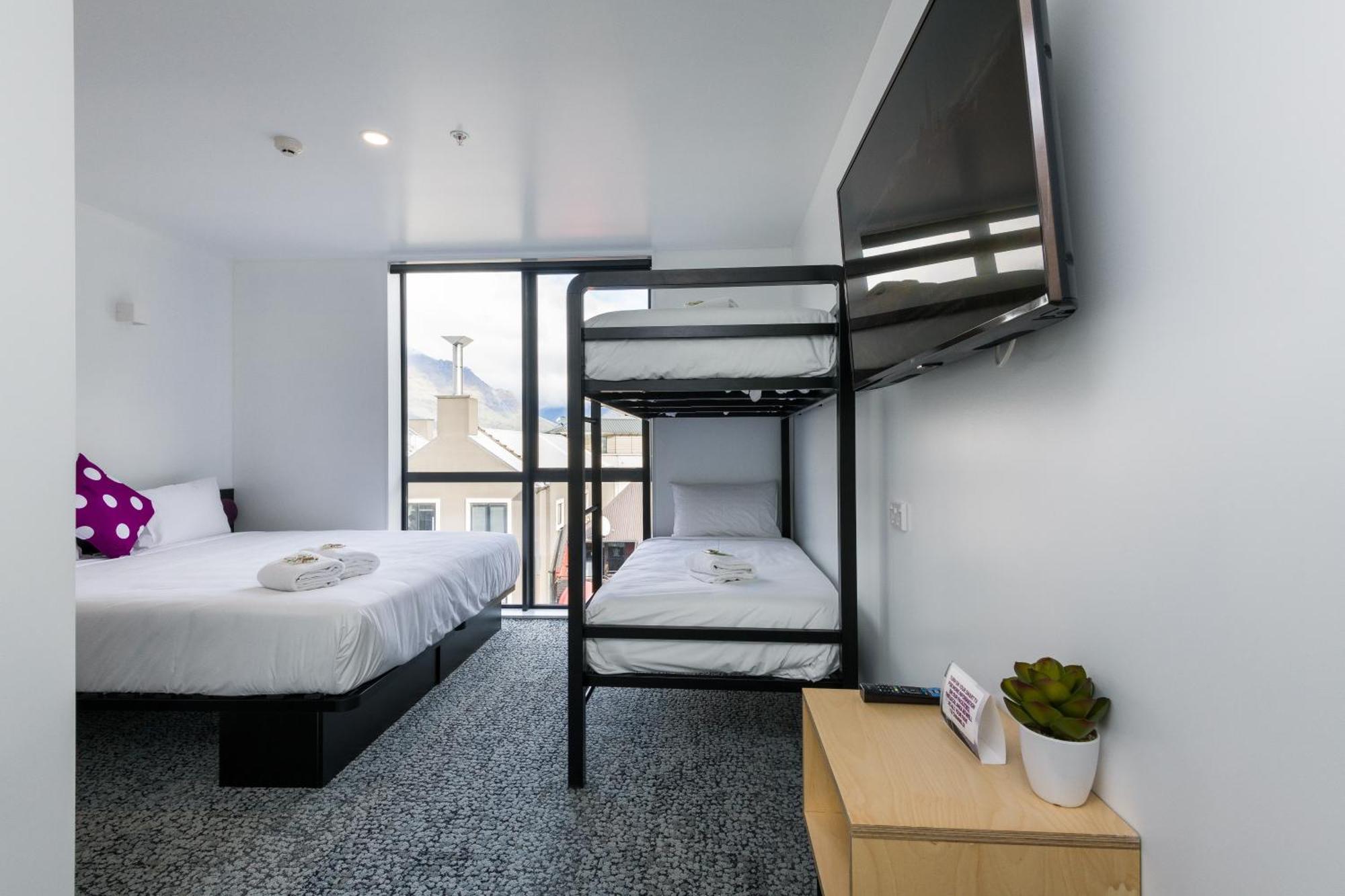 Quadruple Room Private Bathroom