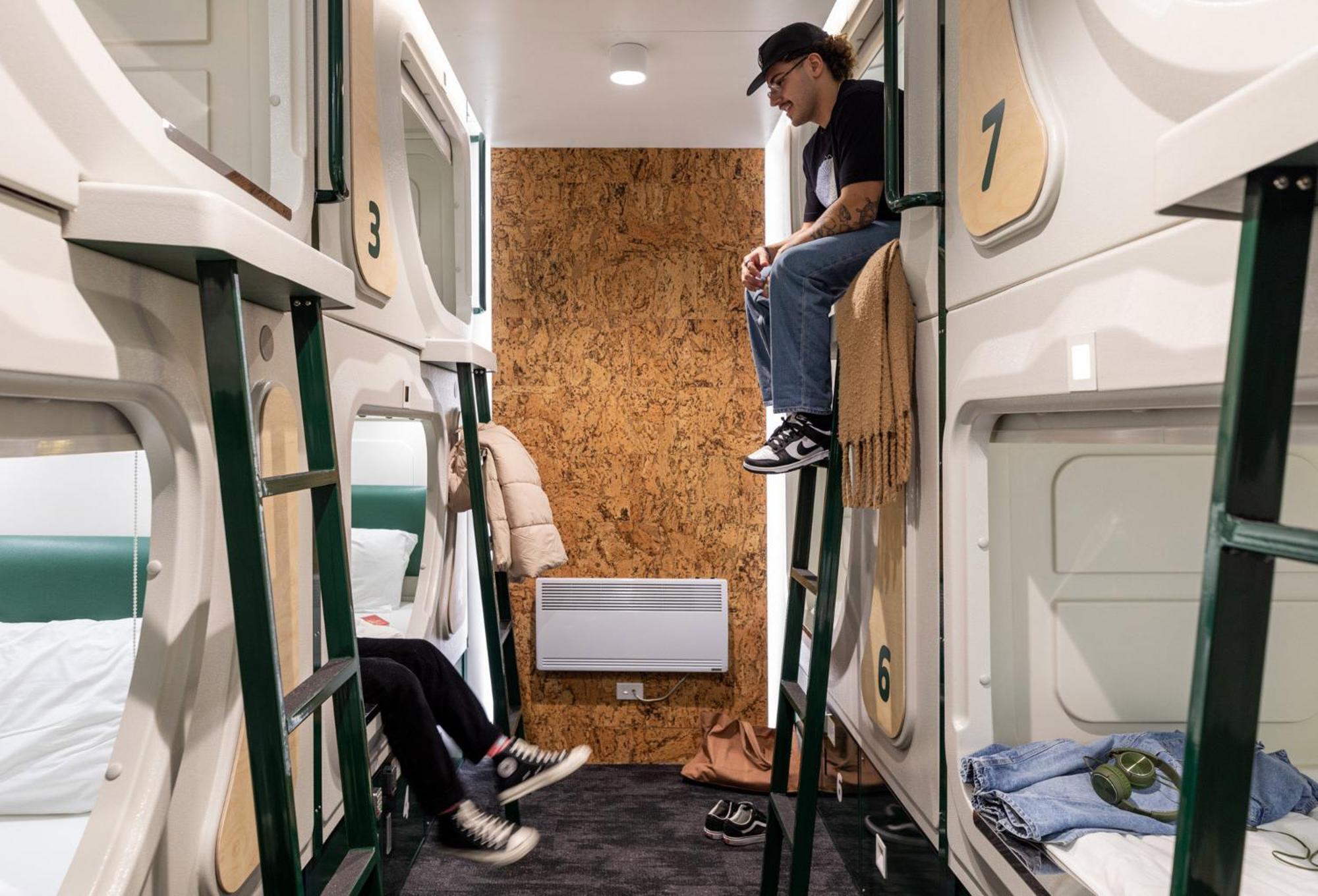 Private Single Pod 8 Share Room