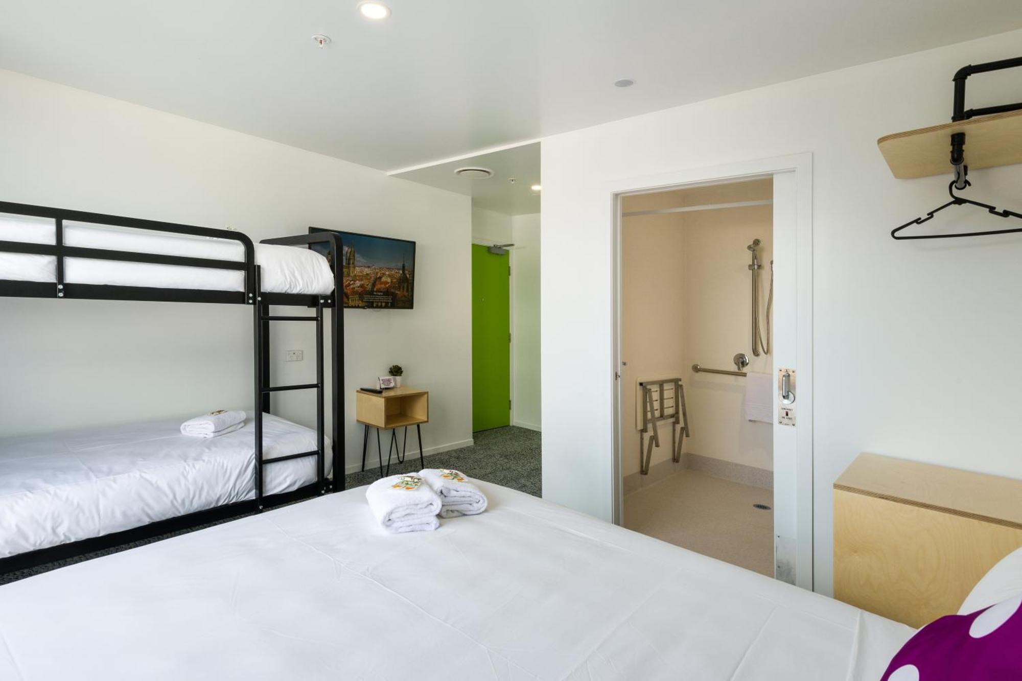 Quadruple Room Private Bathroom