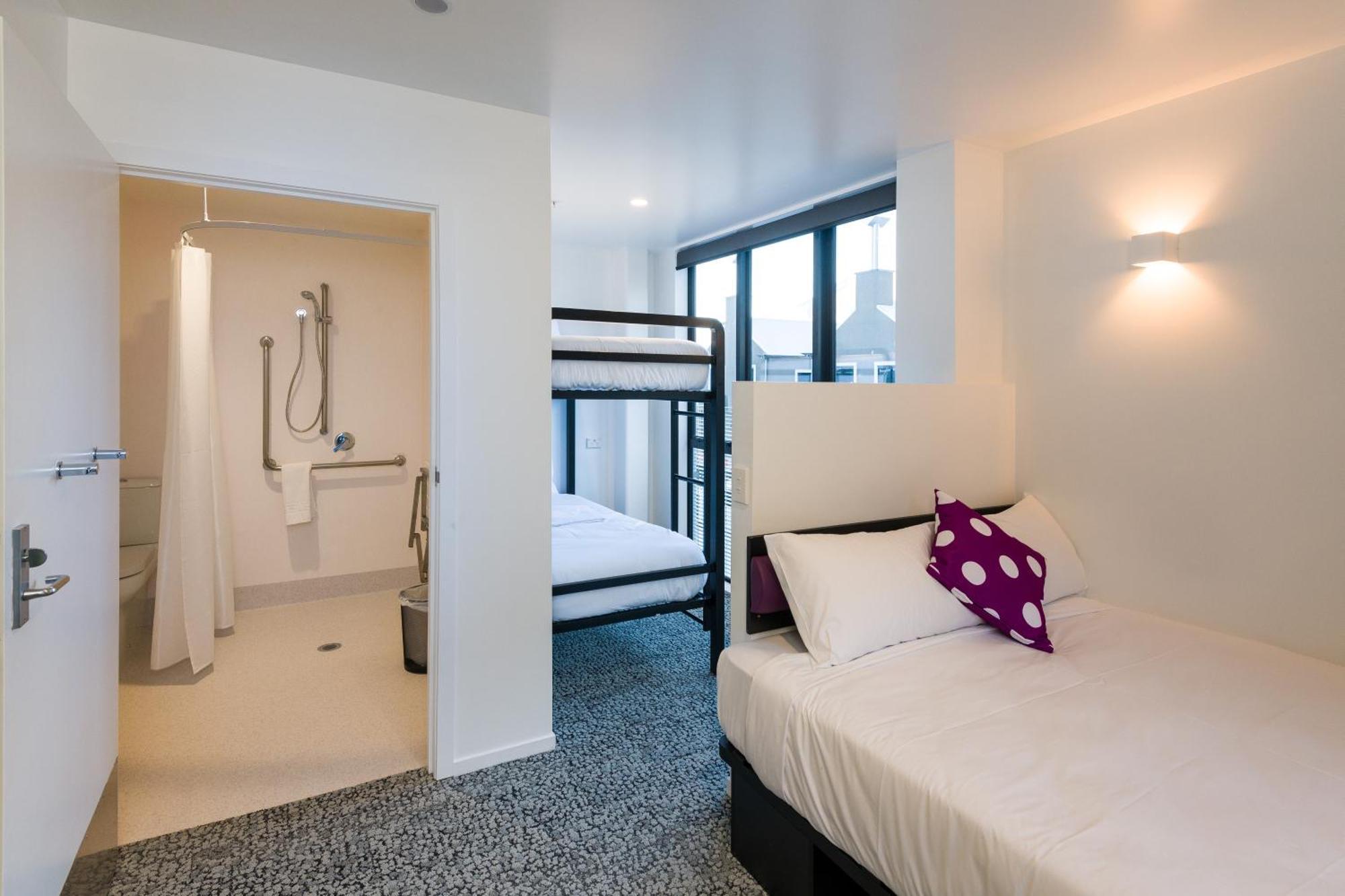 Quadruple Room Private Bathroom