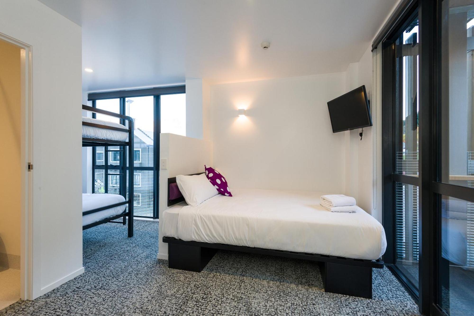 Quadruple Room Private Bathroom